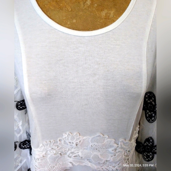 Pretty Angel Dress in Black and White - Picture 3 of 9